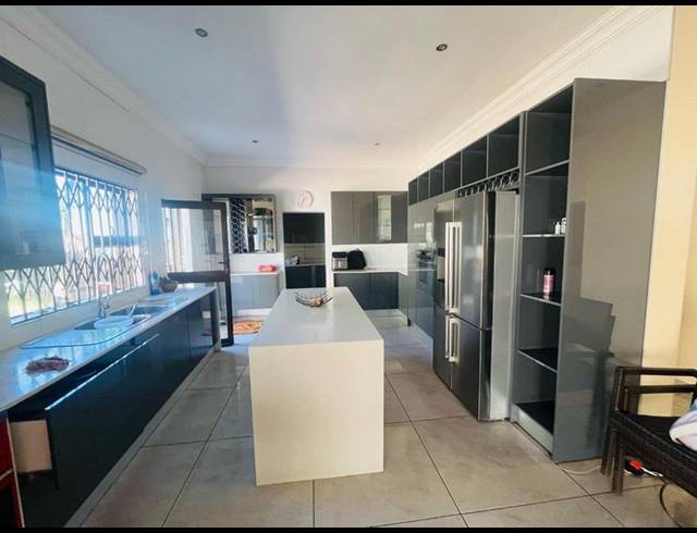 5 BEDROOM HOUSE FOR SALE IN THE REEDS